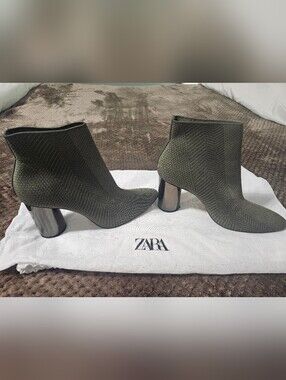 ZARA Olive Green Chevron Textured Block Heel Ankle Boots
